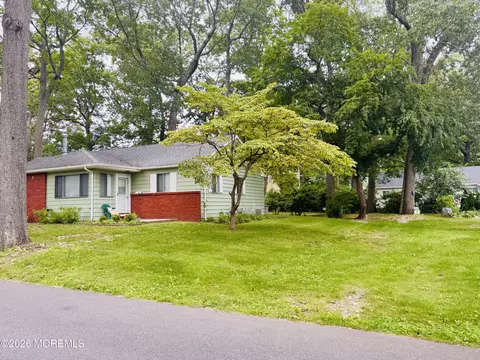7 A Pheasant St, Manchester, NJ 08759