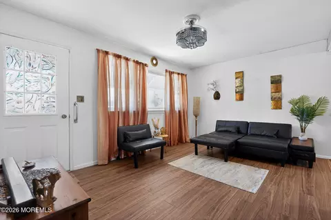 19 Ashwood Dr, Brick, NJ 08723