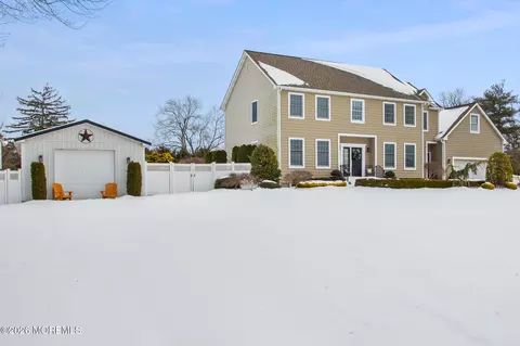 203 Holmes Mill Rd, Cream Ridge, NJ 08514