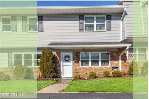 38 Galewood Dr #647, Matawan, NJ 07747