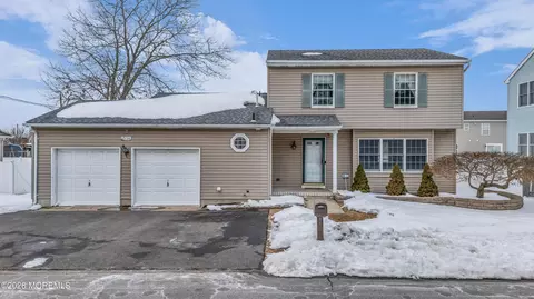 1536 Berkeley Ave, Beachwood, NJ 08722