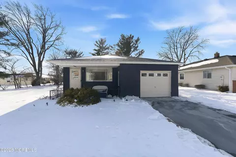 211 N Harrington Dr N, Toms River, NJ 08757