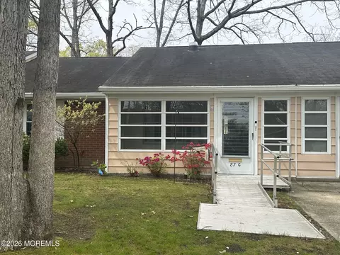 87 Dorchester Dr # C, Lakewood, NJ 08701