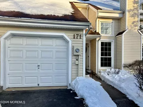 171 Daffodil Dr, Freehold, NJ 07728