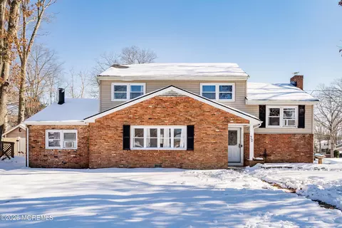 70 Oak Ridge Pkwy, Toms River, NJ 08755