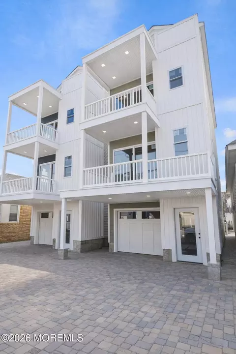 47 Lincoln Ave, Seaside Heights, NJ 08751