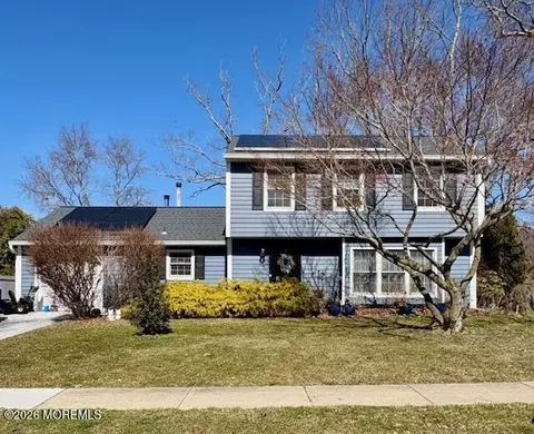 28 Standish Dr, Howell, NJ 07731