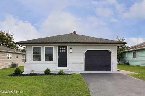 48 Harrington Dr S, Toms River, NJ 08757