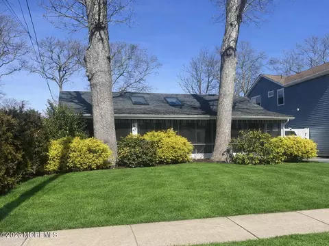604 Monmouth Ave, Spring Lake Heights, NJ 07762