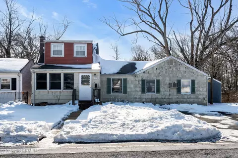 70 Ocean Blvd, Keyport, NJ 07735
