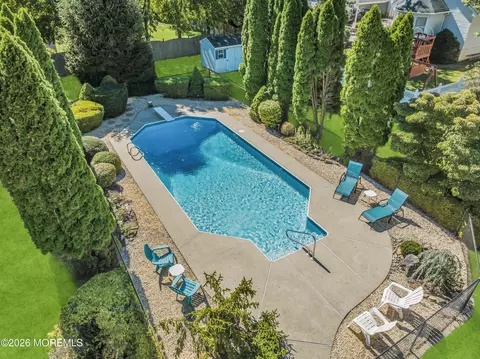15 E Scarlet Oak Ct, Jackson, NJ 08527