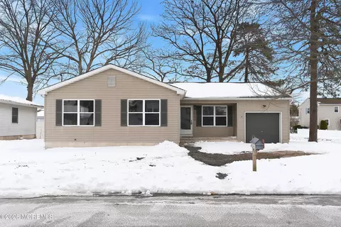 1353 Mermaid Ave, Beachwood, NJ 08722