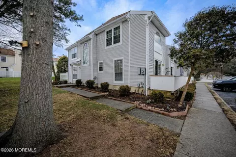 22 Borelle Sq, Parlin, NJ 08859