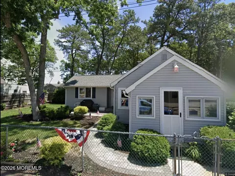 35 Hampton Rd, Brick, NJ 08723