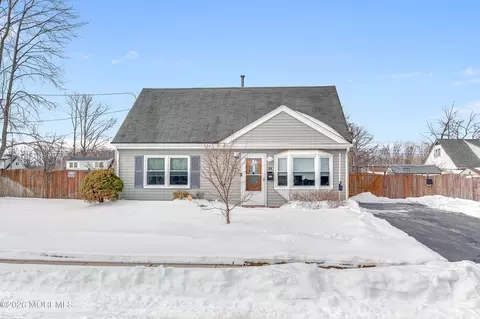 18 Cedar Ave, Hazlet, NJ 07730