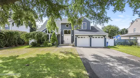 624 Loxley Dr, Toms River, NJ 08753