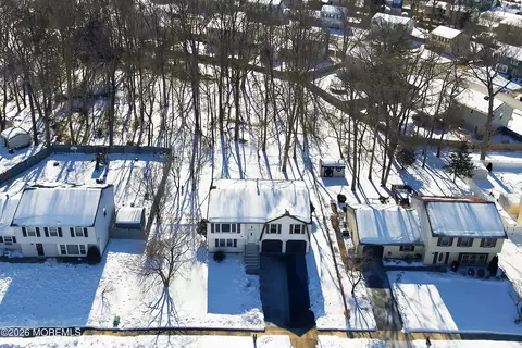 15 Standish Dr, Howell, NJ 07731