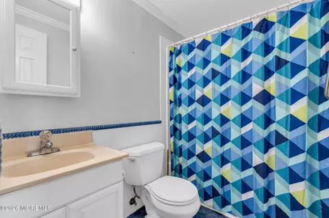 Bath - 8 Trinity Pl, Jackson, NJ 08527 photo 2 of 2