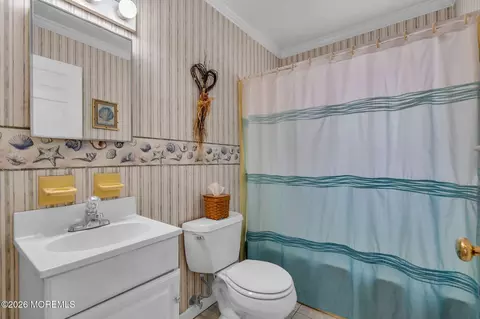 Bath - 8 Trinity Pl, Jackson, NJ 08527 photo 1 of 2