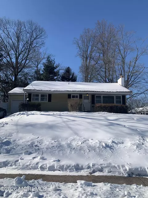 24 Glen Stewart Dr, Ewing, NJ 08618