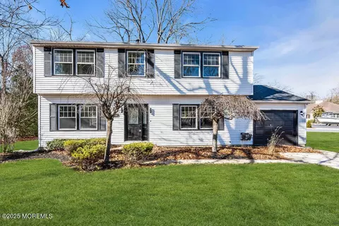 2800 Perna Ln, Vineland, NJ 08361