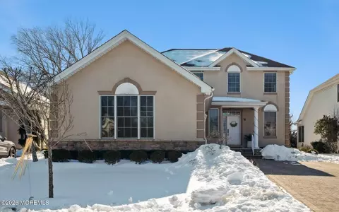 8 Patton Ct, Manalapan, NJ 07726