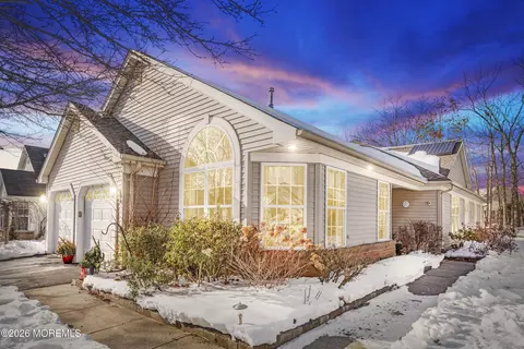 9 Pine Valley Rd, Lakewood, NJ 08701