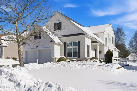 14 Redwood Dr, Ocean, NJ 07712