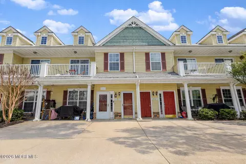 12 Oxford Ct, Englishtown, NJ 07726