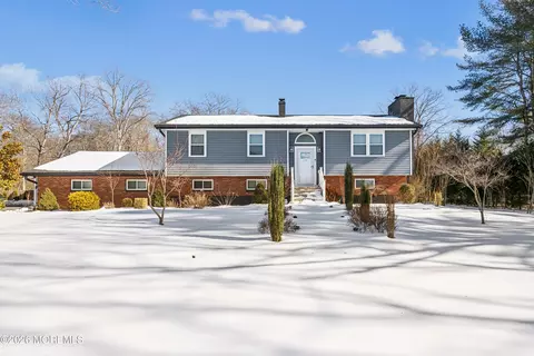 118 Megill Rd, Farmingdale, NJ 07727