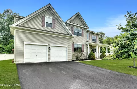 Exterior - 4 Christopher Dr, Howell, NJ 07731 photo 2 of 6
