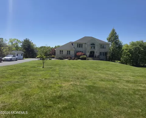 8 Tamar Ct, Manalapan, NJ 07726