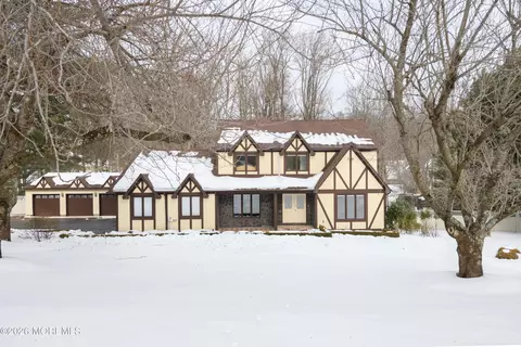 158 Willow Grove Dr, Lincroft, NJ 07738