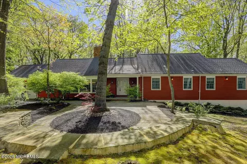 6 Twin Brooks Ct, Holmdel, NJ 07733