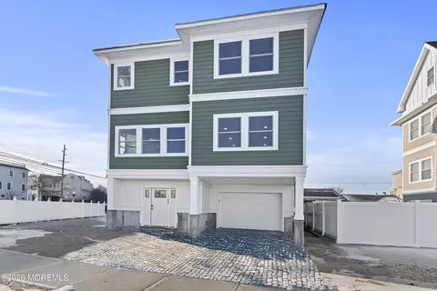 205 Dewey Dr, Seaside Heights, NJ 08751