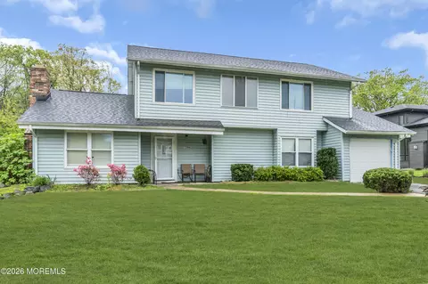 1584 Alamitos Dr, Lakewood, NJ 08701