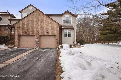 31 Atrium Way #3-1, Manalapan, NJ 07726