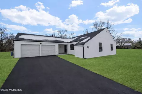 82 Oriskany Dr, Freehold, NJ 07728