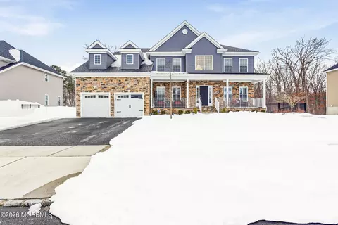 18 Tasha Ln, Howell, NJ 07731