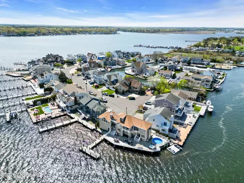 58 Island Dr, Brick, NJ 08724