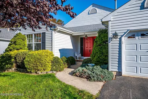 36 Sleepy Hollow Dr, Brick, NJ 08724