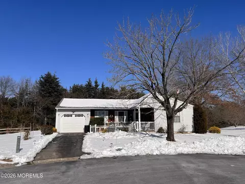 7 Cranston Ct #64, Whiting, NJ 08759