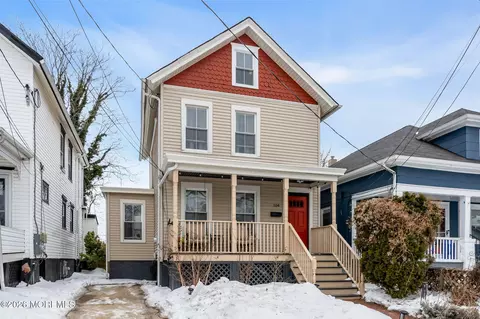 104 Church St, Keyport, NJ 07735