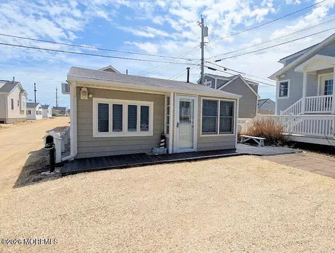 111 W Marlin Way, Lavallette, NJ 08735