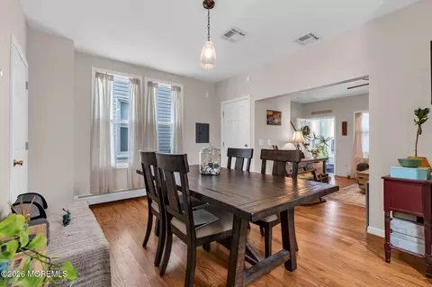 6 Beach St, Sea Bright, NJ 07760 photo 4