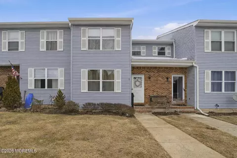 26 Peachtree Ln, Jamesburg, NJ 08831