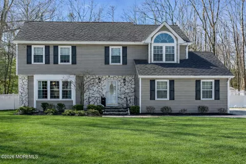 10 Kevin Dale Pl, Jackson, NJ 08527