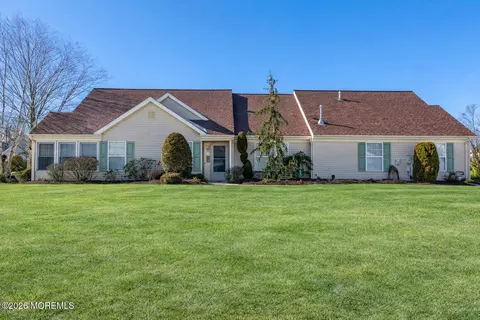 11 Ivy Hill Rd, Lakewood, NJ 08701