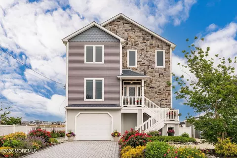 23 E Pimlico Rd, Little Egg Harbor, NJ 08087