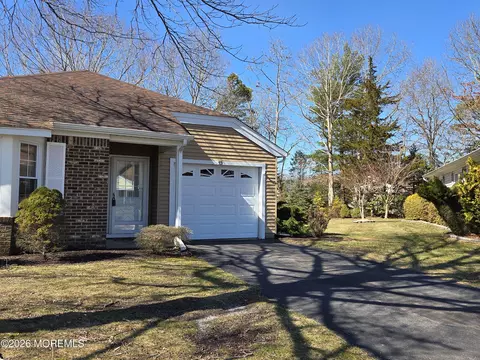 13 Dove Tree Ct, Barnegat, NJ 08005